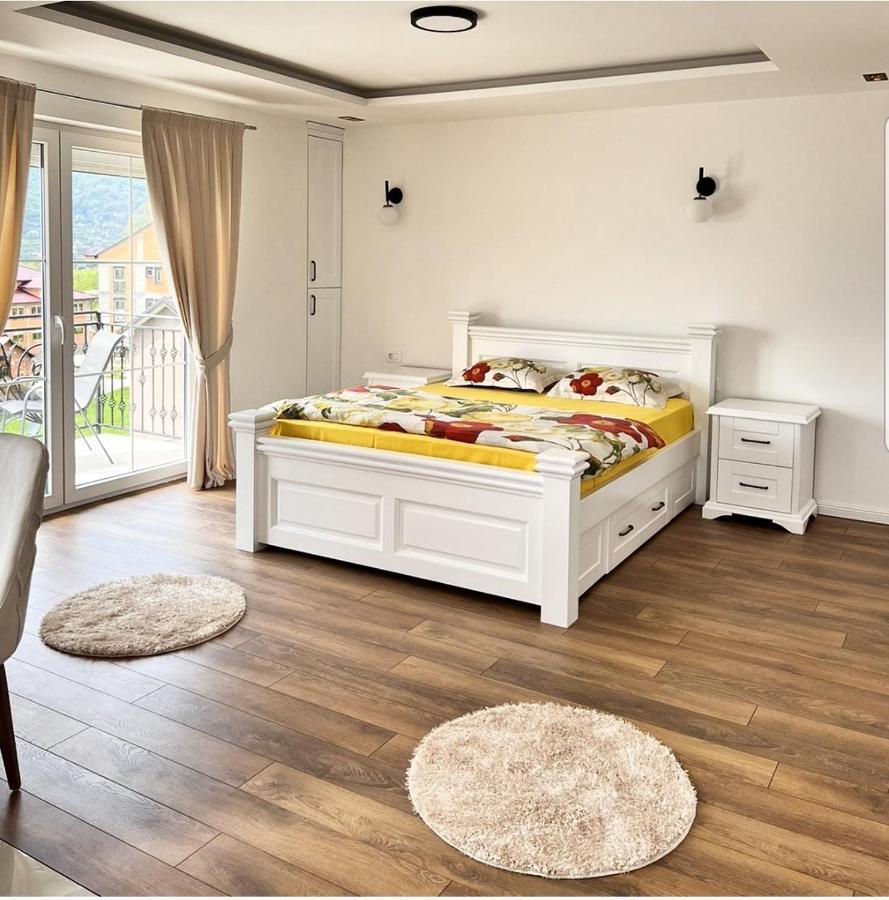 Ema Apartments Плав Екстер'єр фото