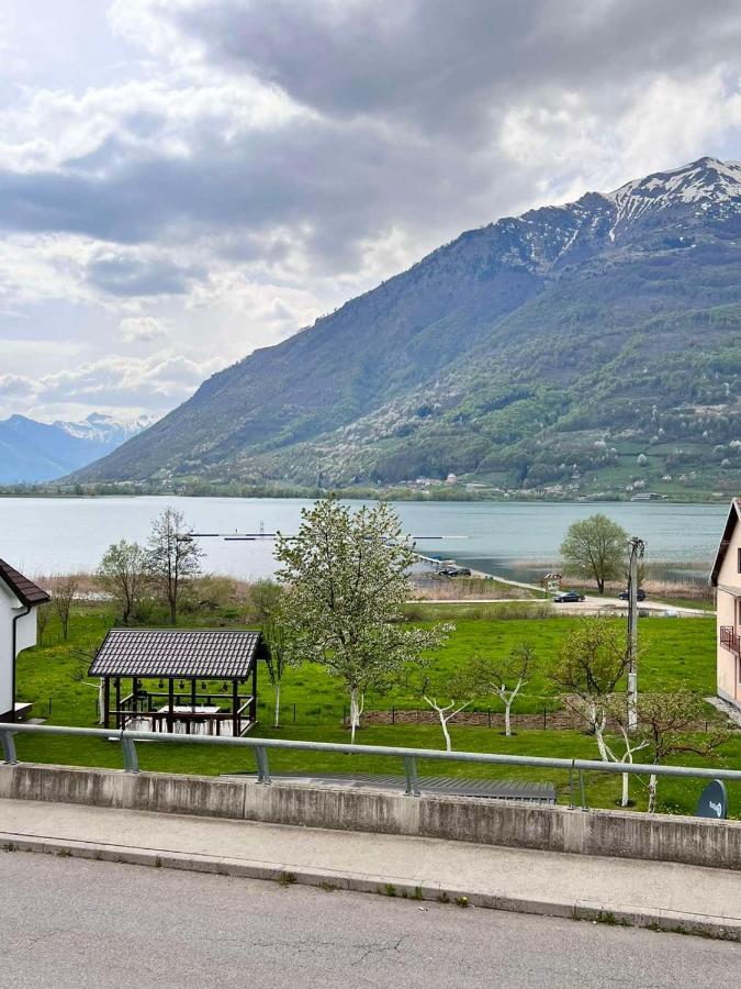 Ema Apartments Плав Екстер'єр фото