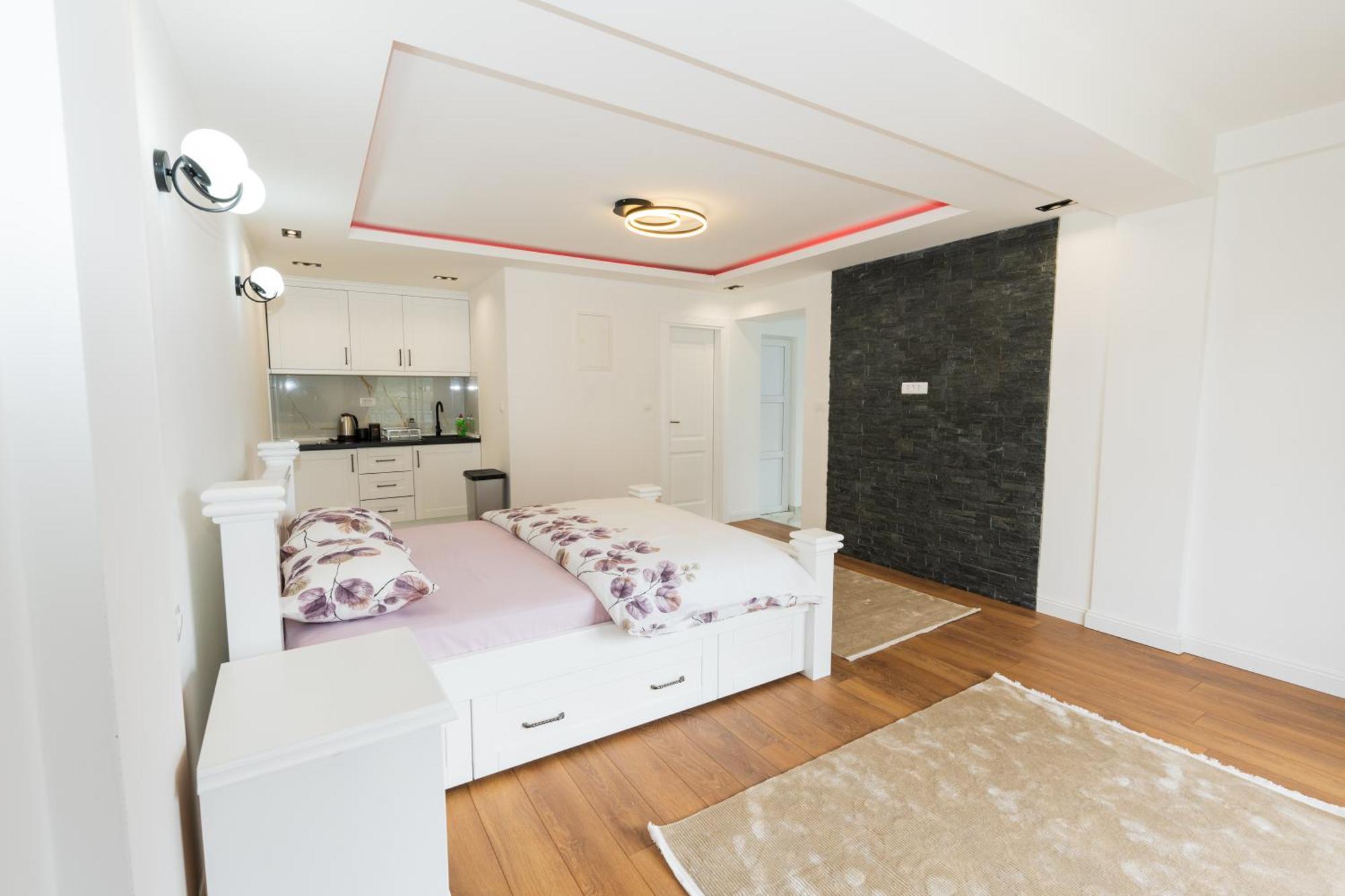 Ema Apartments Плав Екстер'єр фото