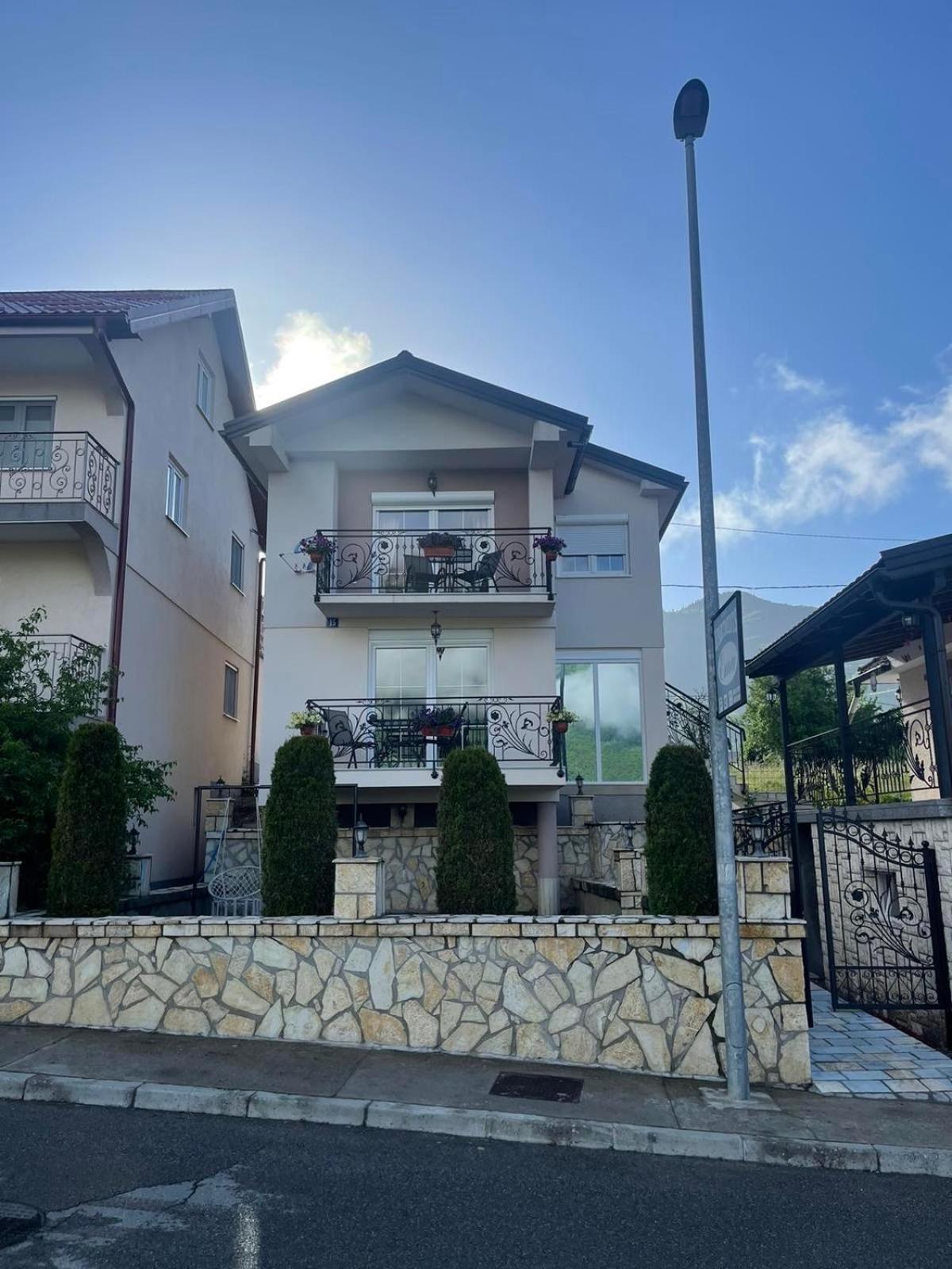 Ema Apartments Плав Екстер'єр фото